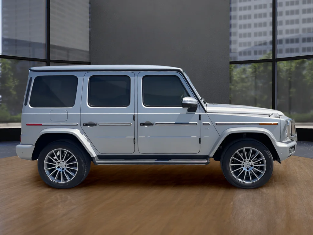 Used 2022 White Mercedes-Benz G 550 image 4