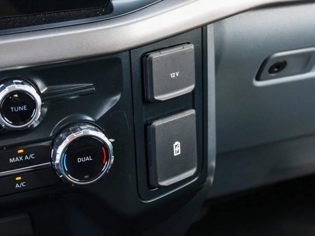 Used 2025 Blue Ford XLT image 20