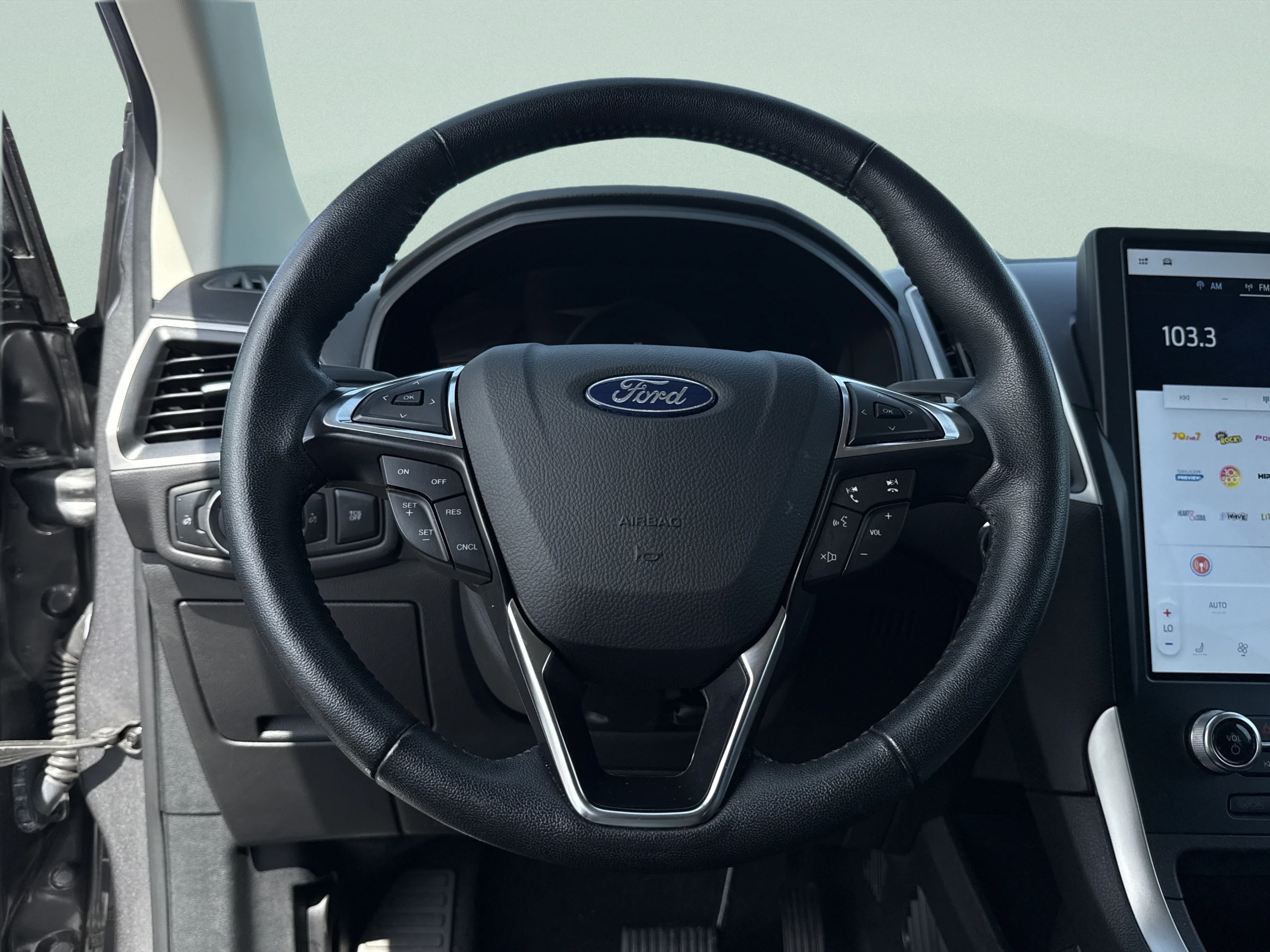 Used 2024 Carbonized Gray Metallic Ford SEL image 38