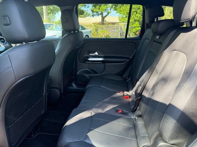 Used 2025  Mercedes-Benz GLB 250 image 12