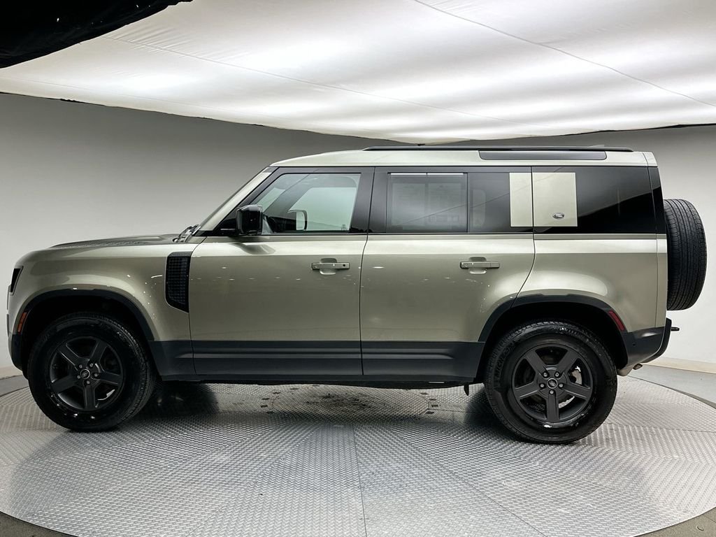 Used 2023 Pangea Green Metallic Land Rover S image 10