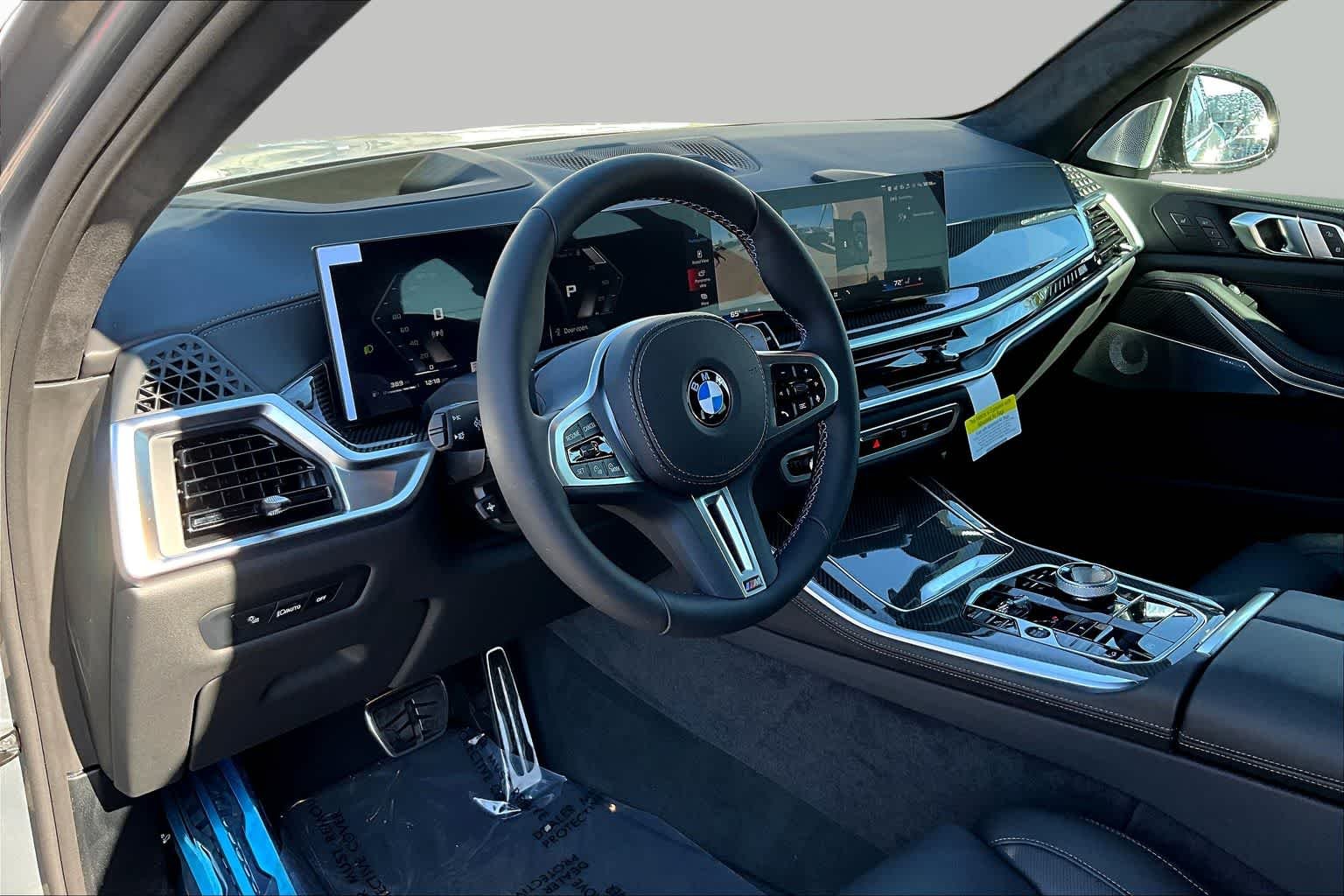 New 2026 Skyscraper Grey Metallic BMW M60i image 8