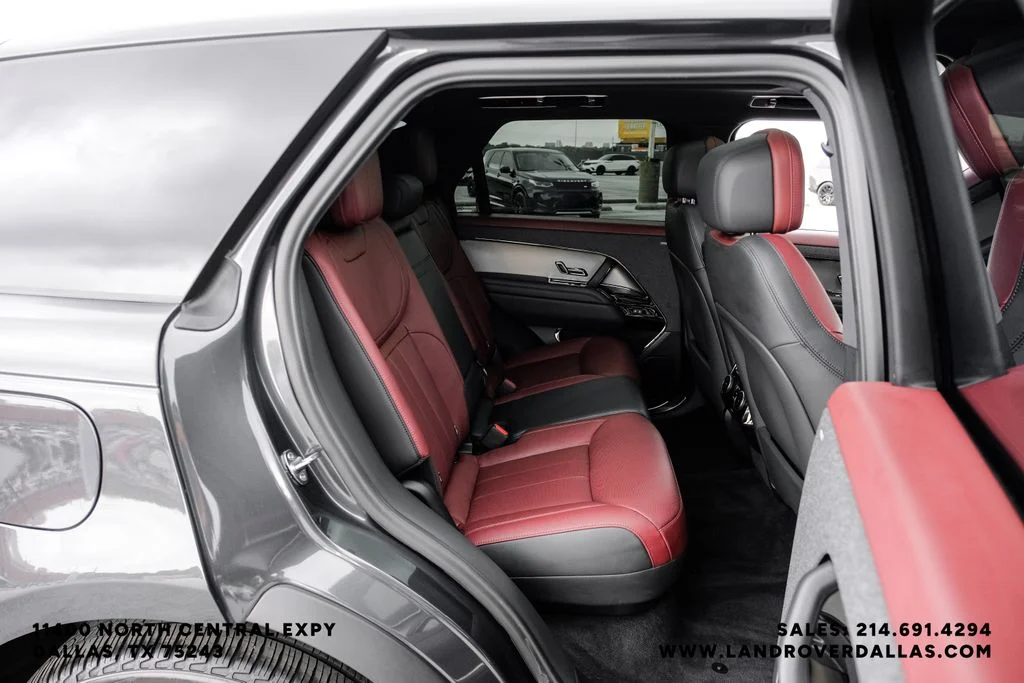 Certified Used 2025 Carpathian Gray Premium Metallic Land Rover Dynamic SE image 39
