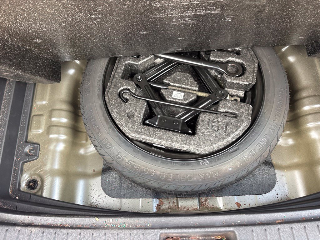 Used 2020 Gray Hyundai SEL Plus image 17