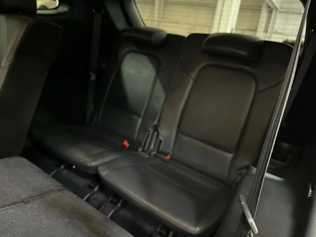 Used 2019 White Hyundai SE image 25