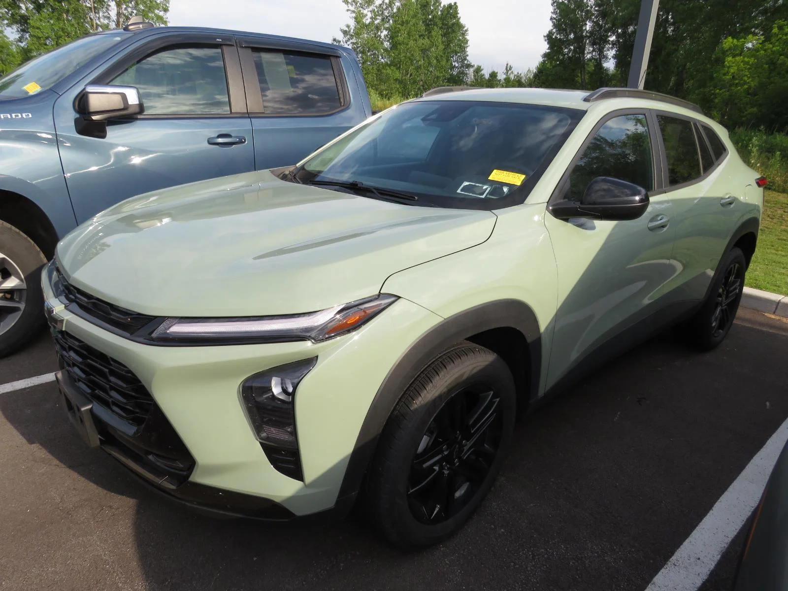 Used 2025 Cacti Green Chevrolet ACTIV image 6