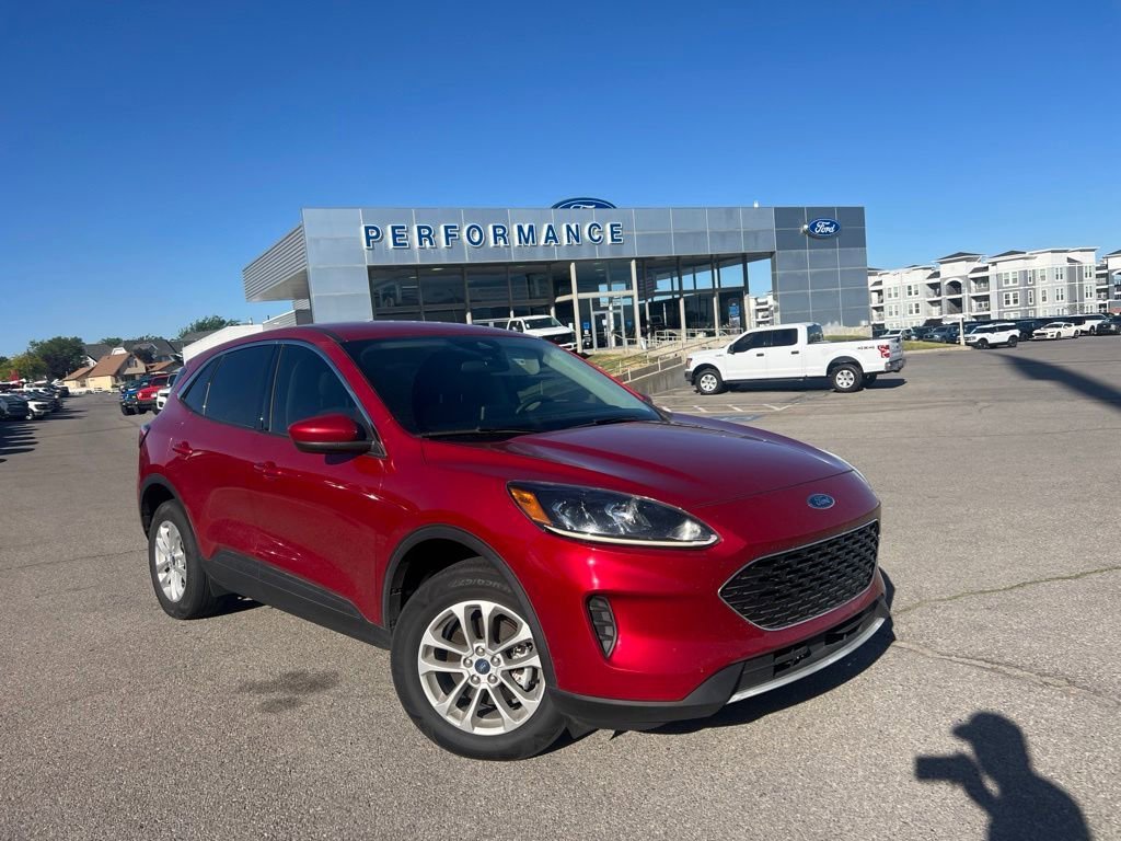 Used 2020 Red Metallic Ford SE image 2