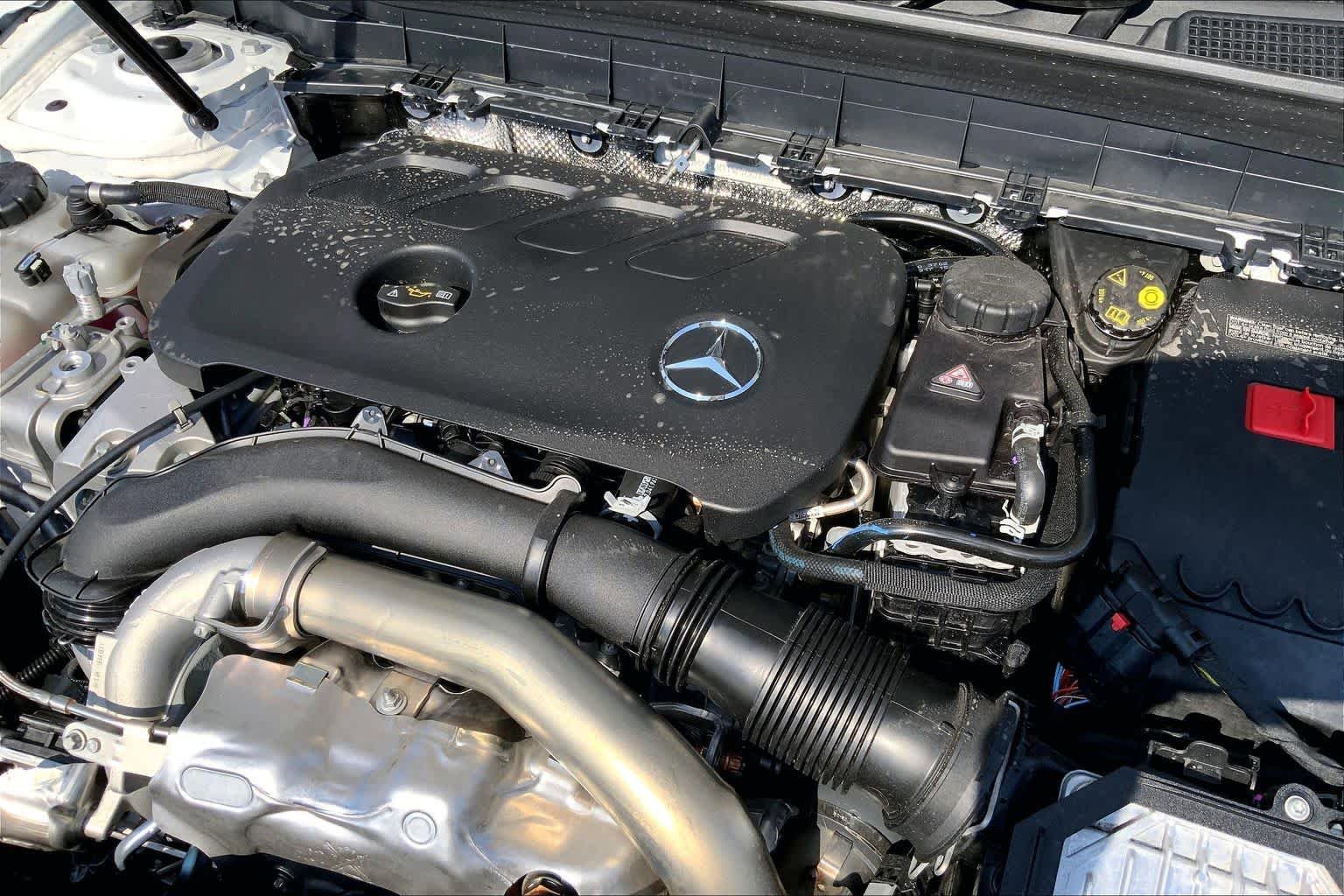 New 2026 Polar White Mercedes-Benz GLB 250 image 27