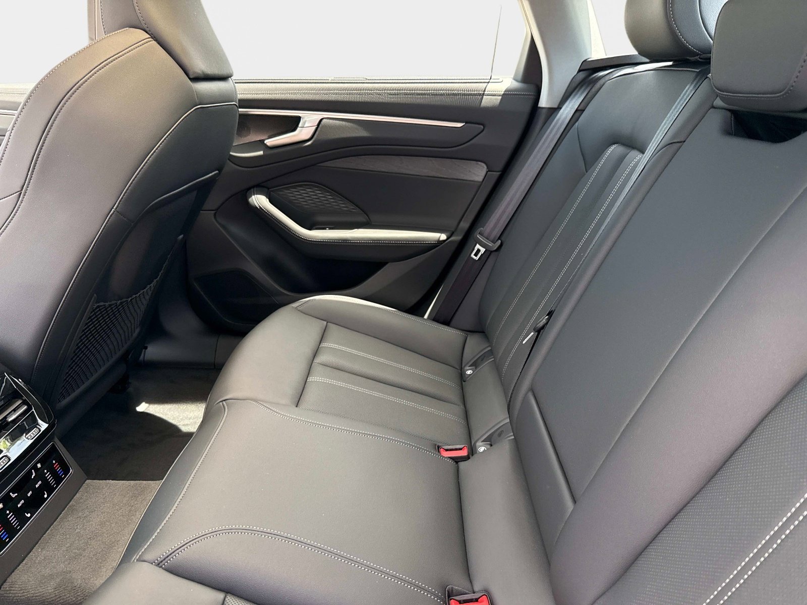 New 2026 Daytona Gray Pearl Effect Audi Prestige image 12
