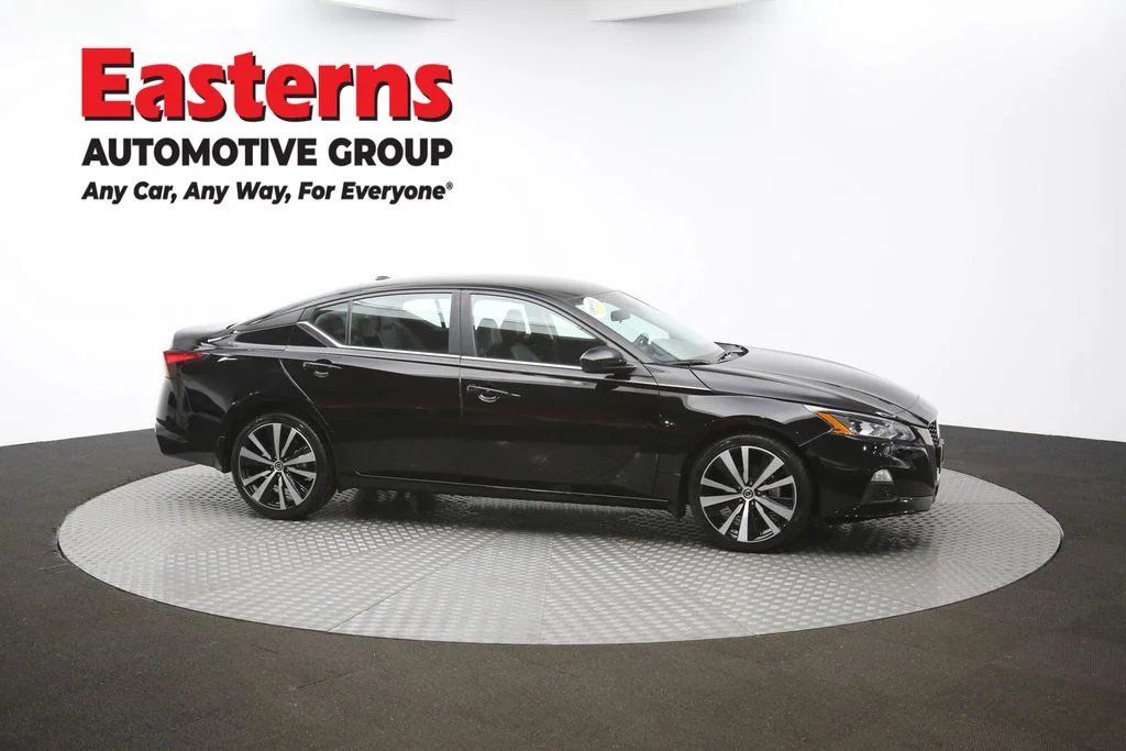 Used 2022 Black Nissan 2.5 SR image 43