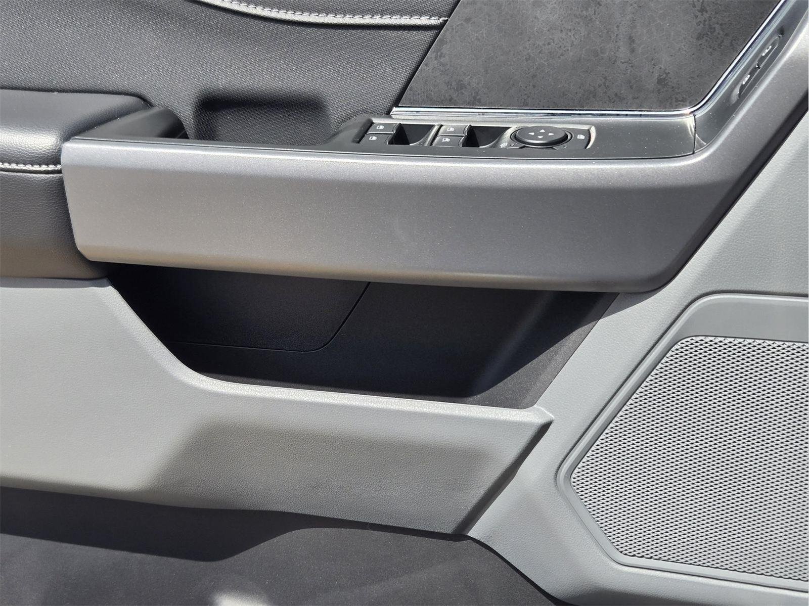 New 2026 Agate Black Metallic Ford XLT image 15