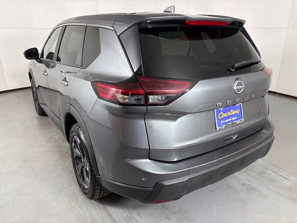 Used 2024 Gray Nissan SV image 6
