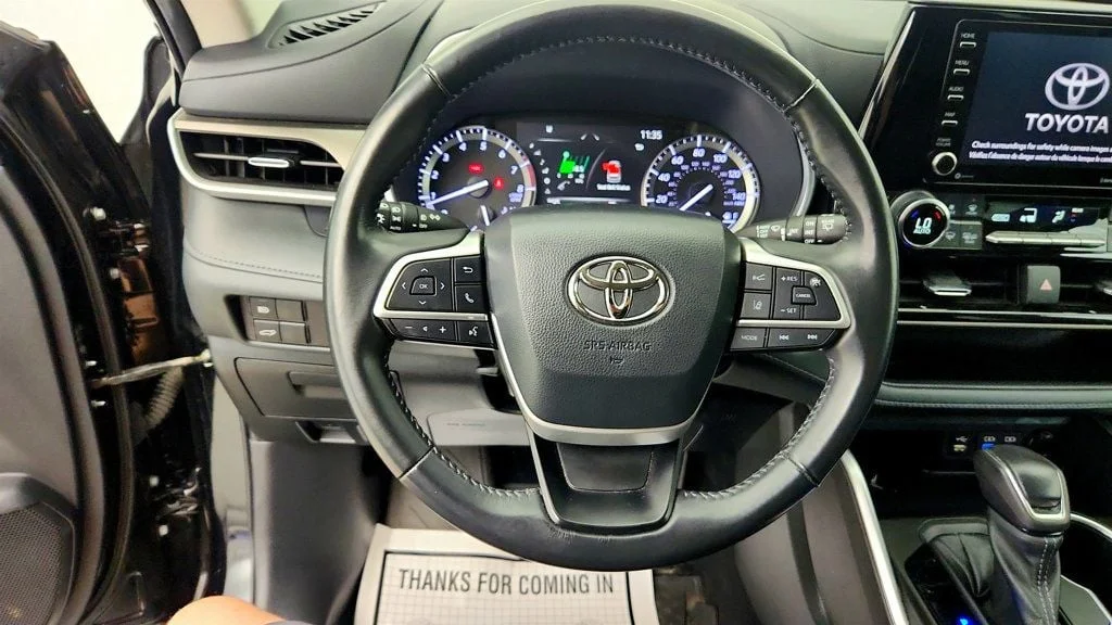 Used 2022 Midnight Black Metallic Toyota XLE AWD image 14