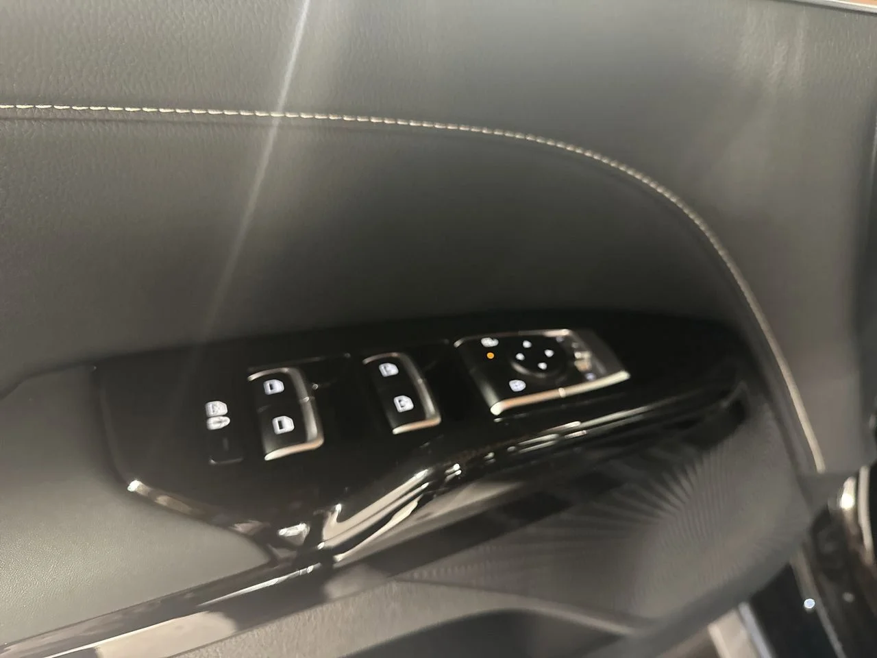 New 2026 Snow White Pearl Kia GT-Line image 18