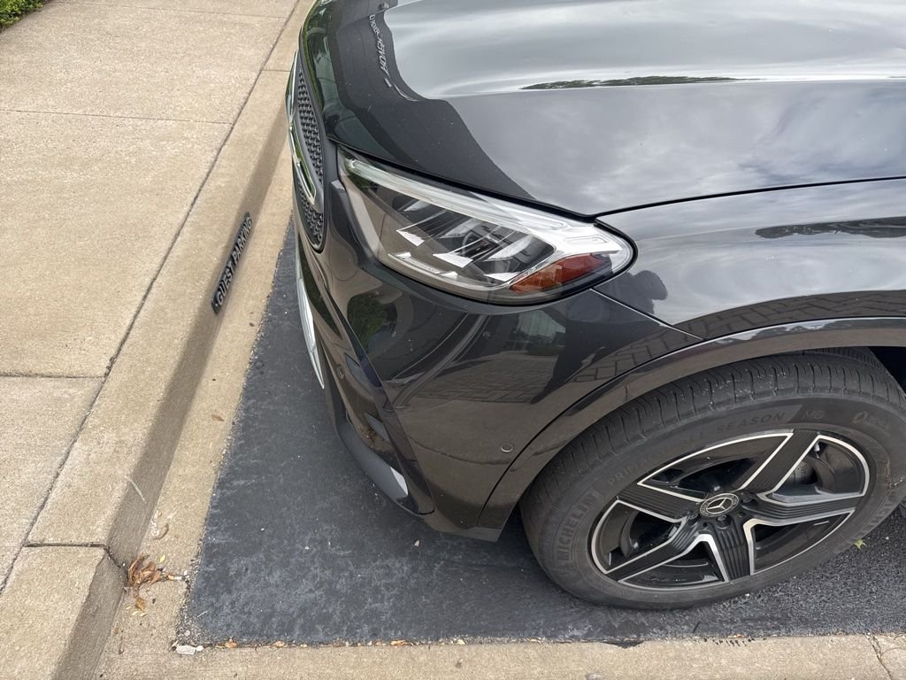 Used 2023 Graphite Gray Metallic Mercedes-Benz GLC 300 image 7