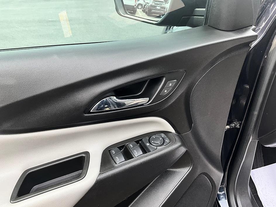 Used 2020 Blue Chevrolet LS image 13
