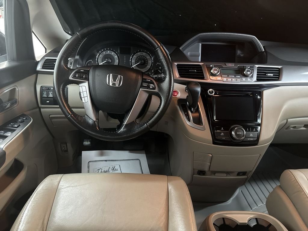 Used 2017 White Diamond Pearl Honda EX-L image 22