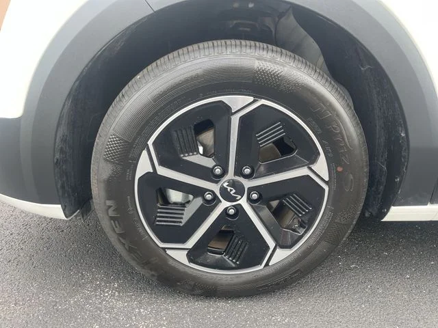 2026 Kia Niro LX - Photo 13