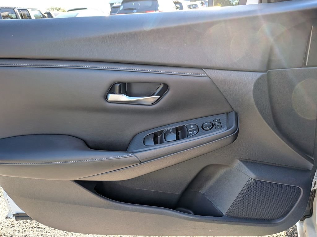 Used 2024 White Nissan SV image 31
