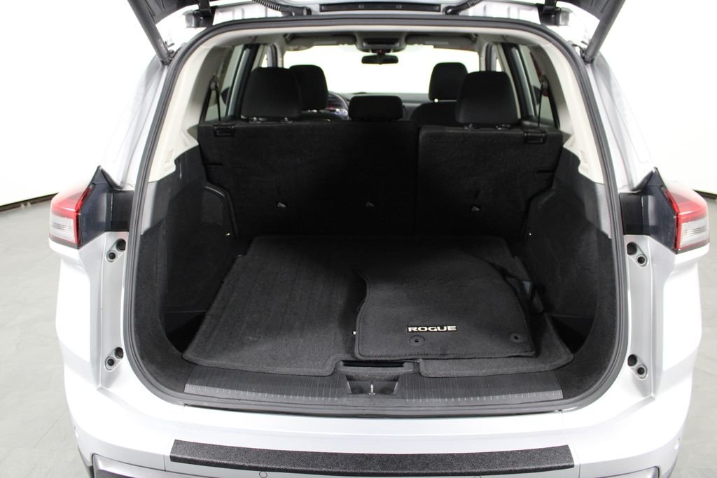 2024 Nissan Rogue SV - Photo 17