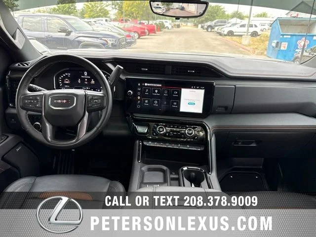 Used 2025  GMC AT4 Premium Plus image 17