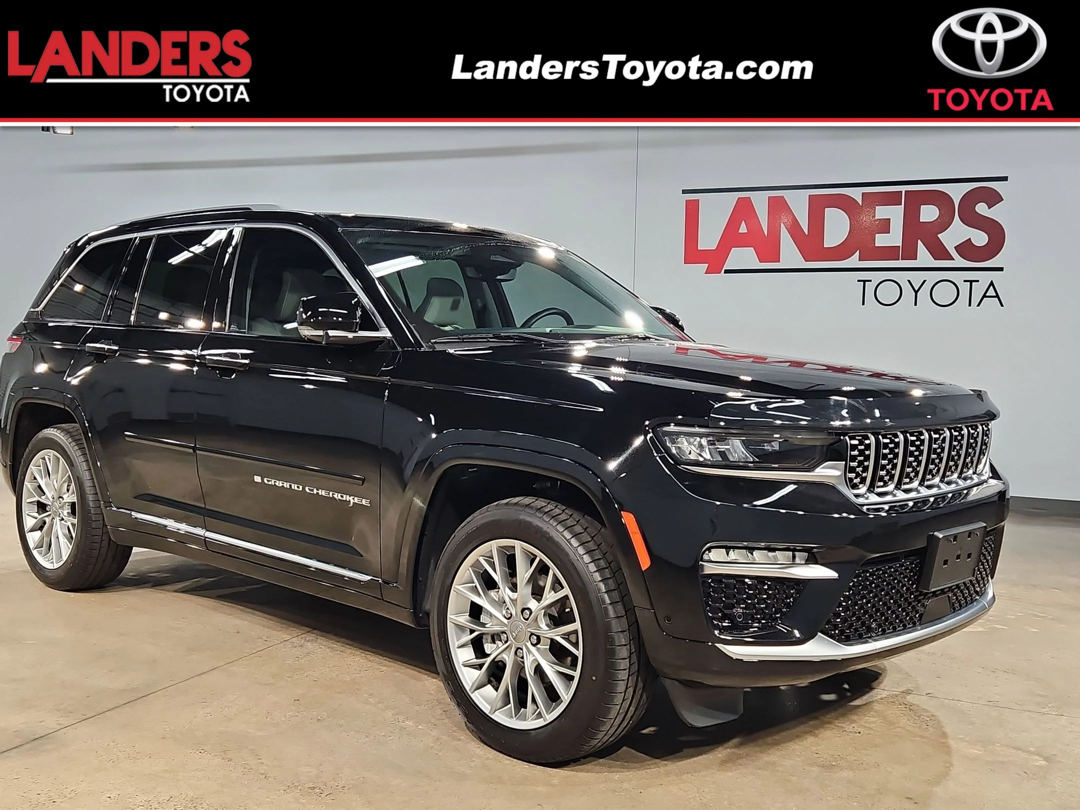 2022 Jeep Grand Cherokee Summit 4x4's photo
