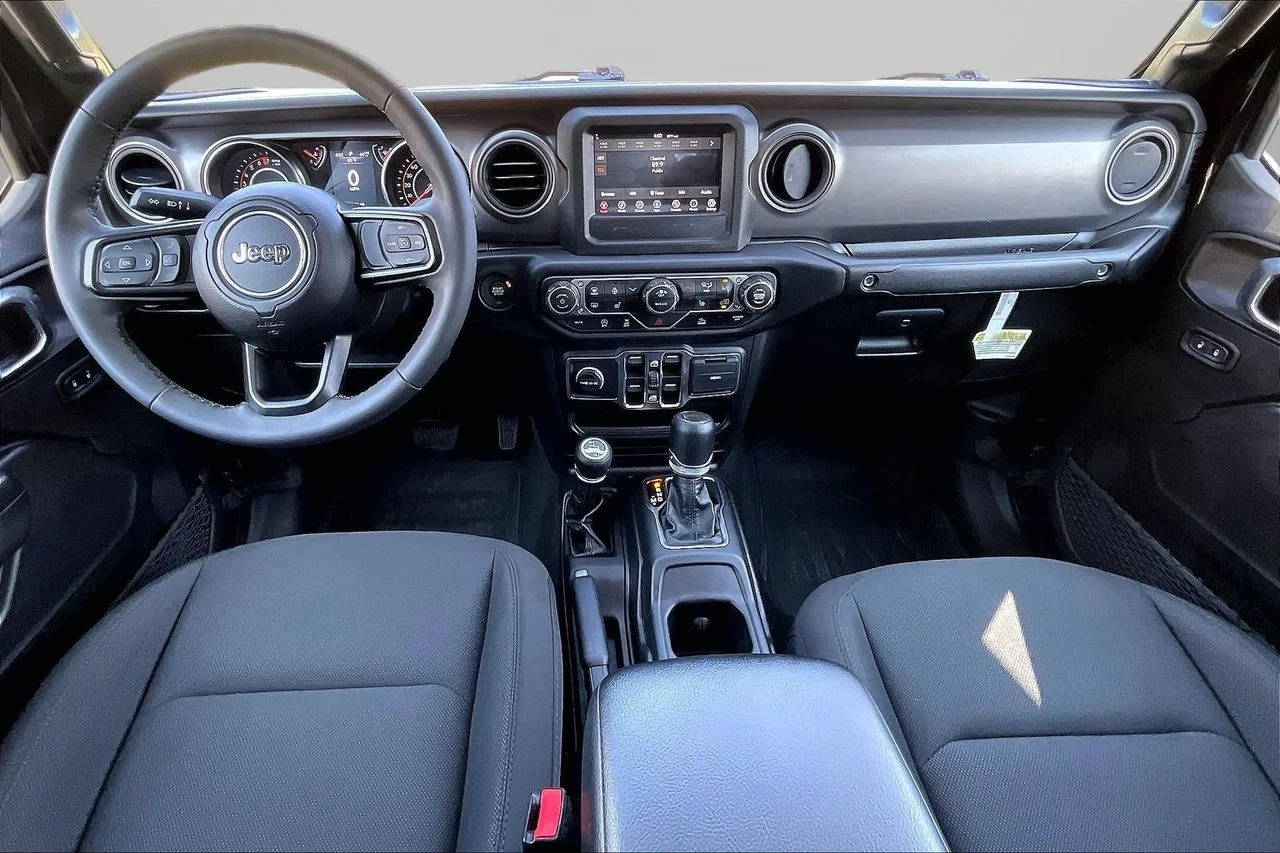 Used 2023 Black Jeep Sport S image 14