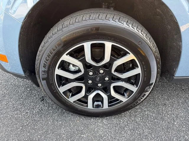 Used 2024 Azure Gray Metallic Ford Lariat image 13