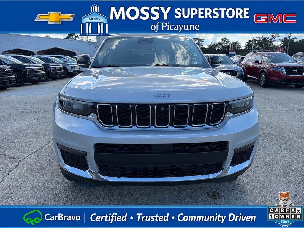 Used 2023 Silver Jeep Limited image 11