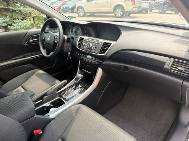 Used 2017 Silver Honda LX image 26