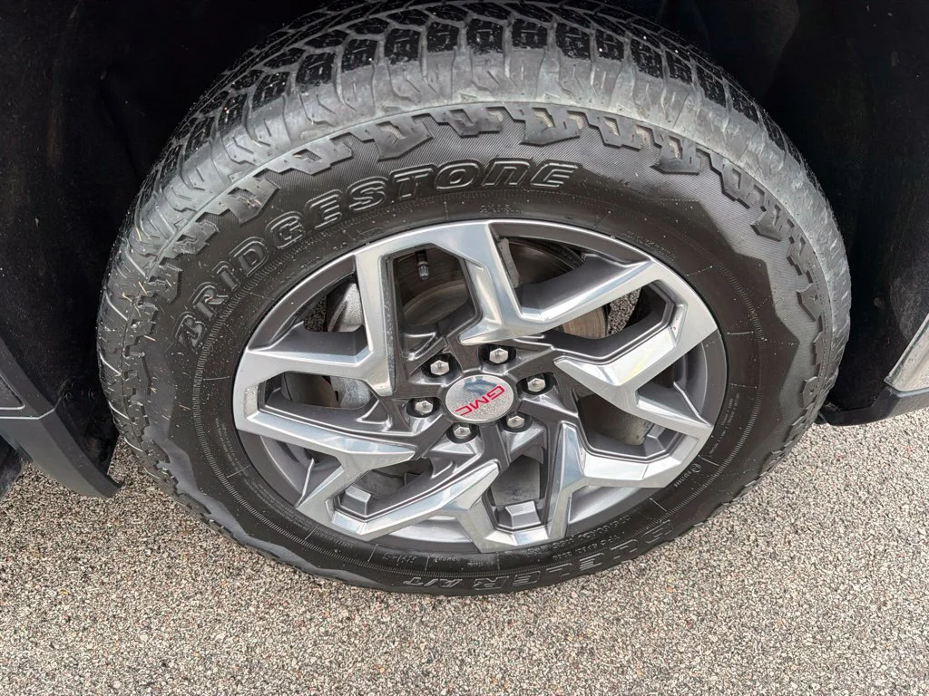 Used 2024 Silver GMC SLT image 25