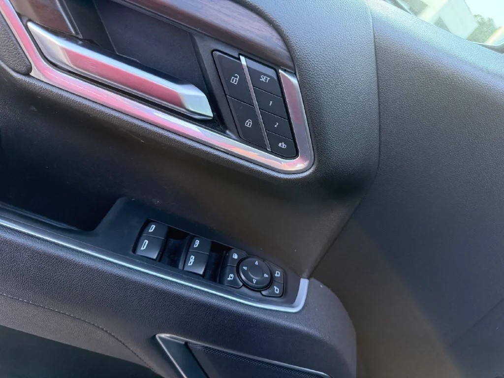 Used 2025 Silver GMC SLT image 6