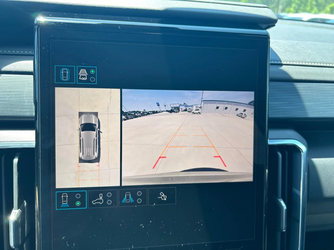 New 2026 Sterling Metallic GMC Elevation image 12