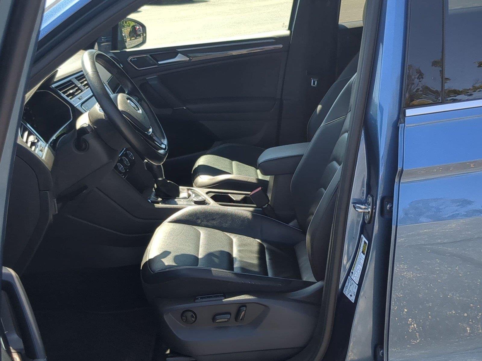 Used 2018 BLUE VOLKSWAGEN  image 12