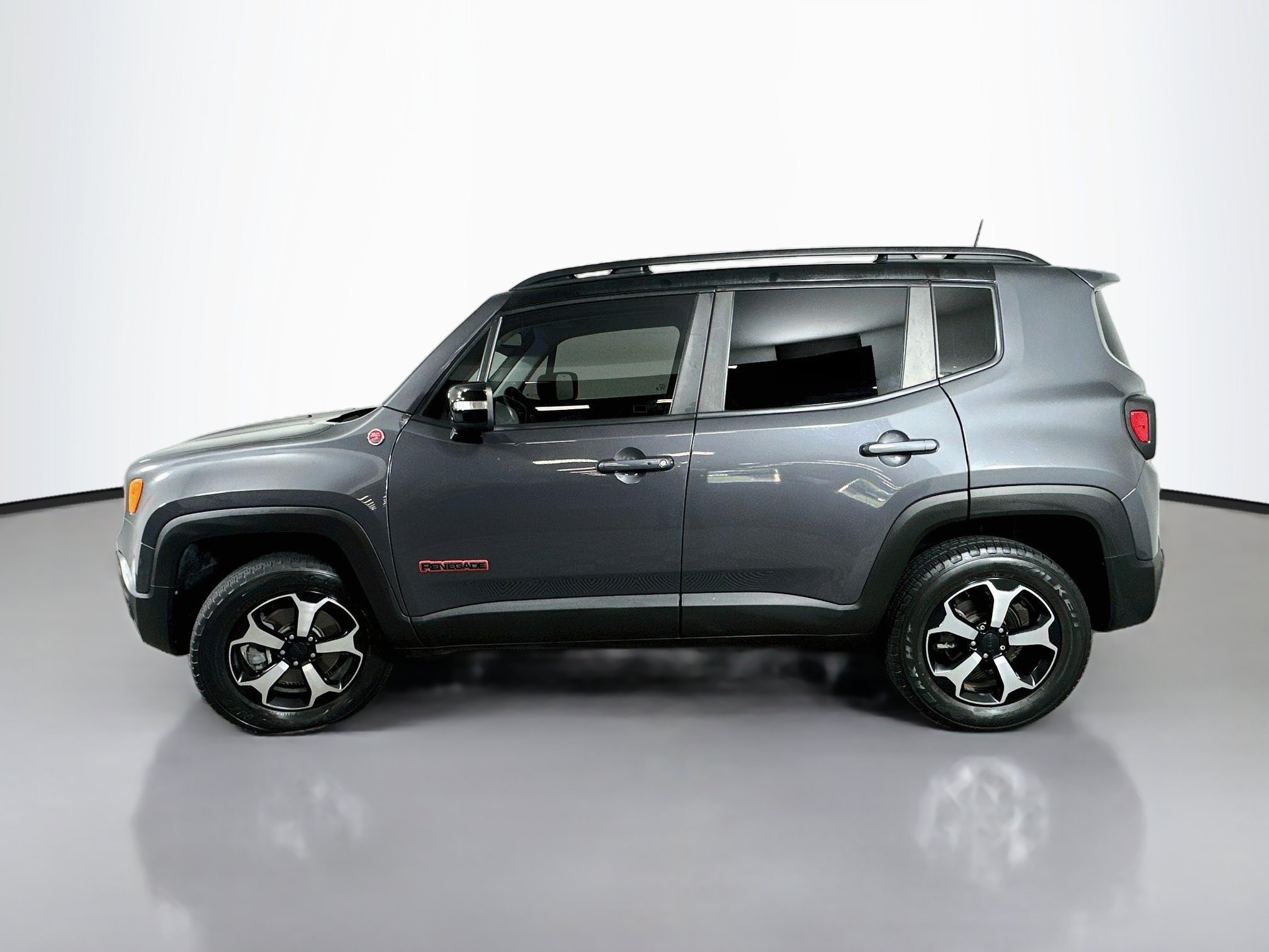 Used 2022 Graphite Gray Jeep Trailhawk image 4