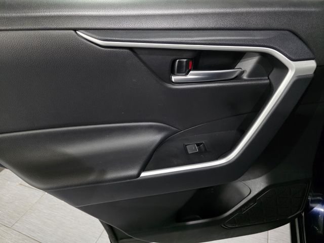 Certified Used 2025  Toyota XLE image 11