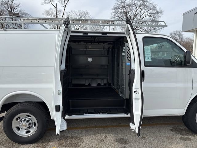 2025 Chevrolet Express Cargo Work Van - Photo 8