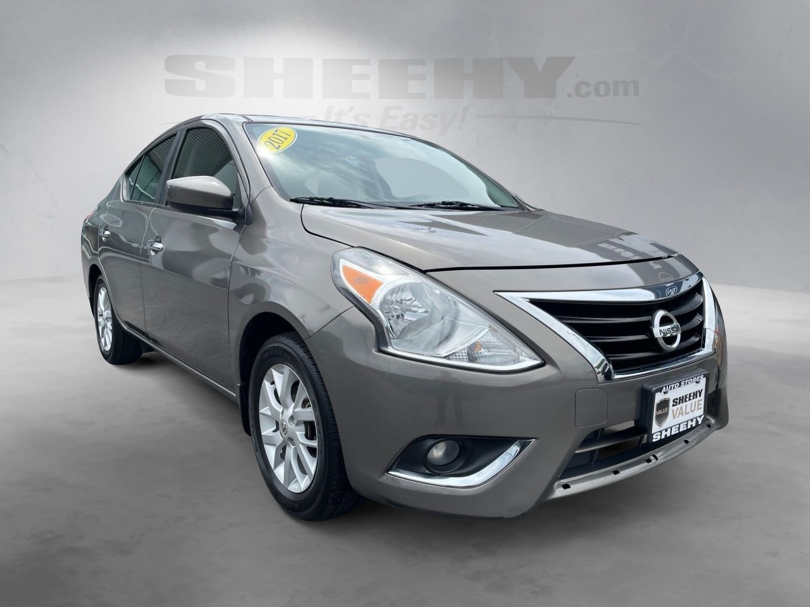 Used 2017 Silver Nissan 1.6 SV image 2