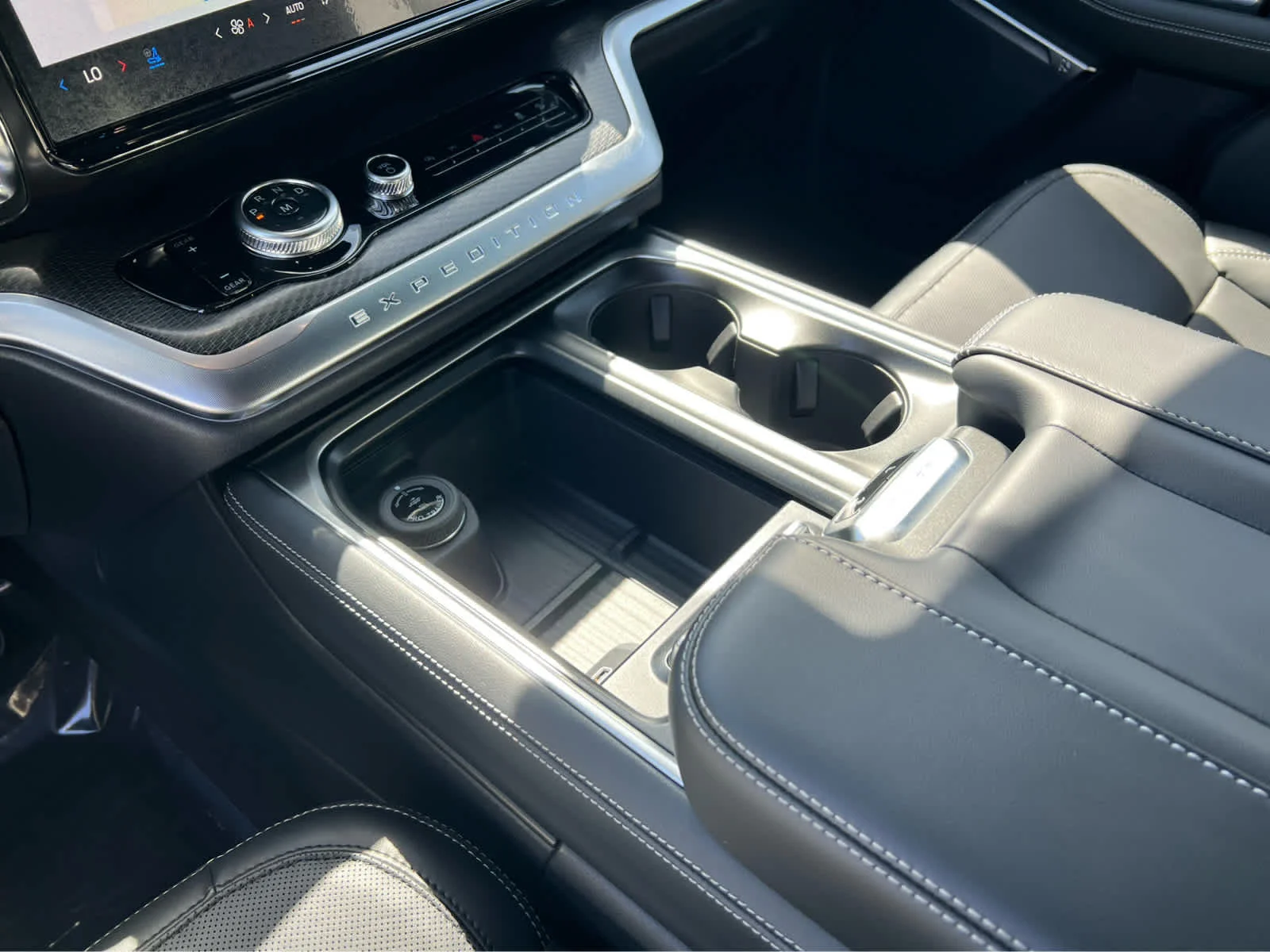 New 2026 Dark Matter Gray Metallic Ford MAX Platinum® image 39