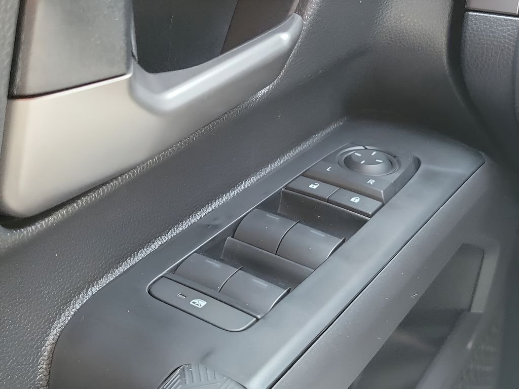 2025 Toyota Tacoma TRD Off Road - Photo 32