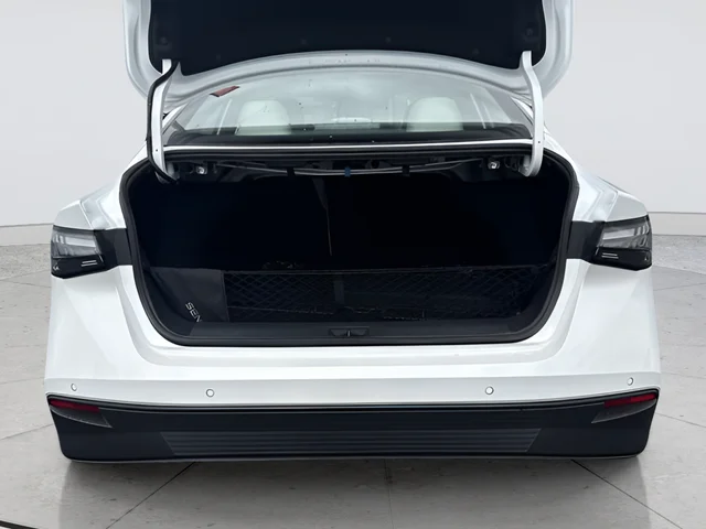 New 2026 White Nissan SL image 22