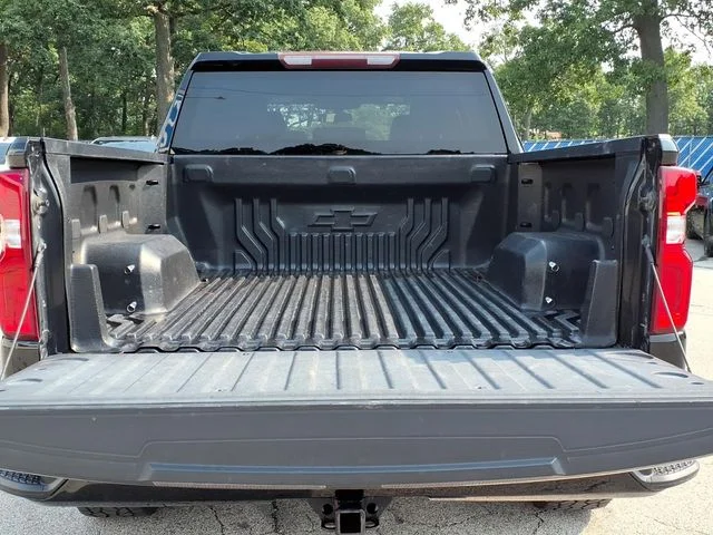Used 2020 Black Chevrolet Custom image 12