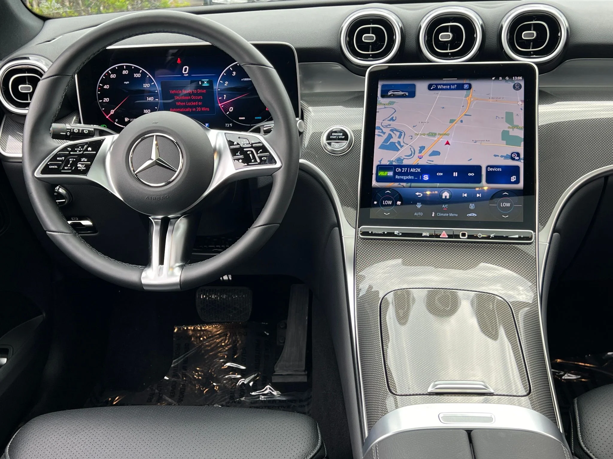 Used 2025 Gray Mercedes-Benz GLC 300 image 26