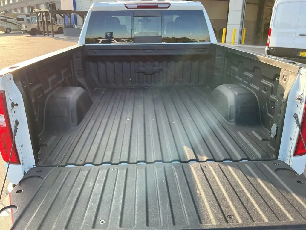 Used 2021 SUMMIT WHITE Chevrolet LTZ image 29