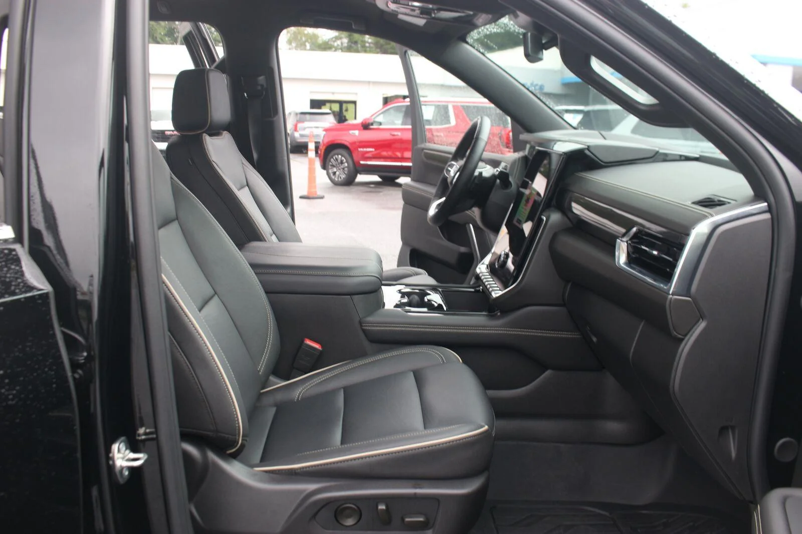 Used 2026 Onyx Black GMC Elevation image 38
