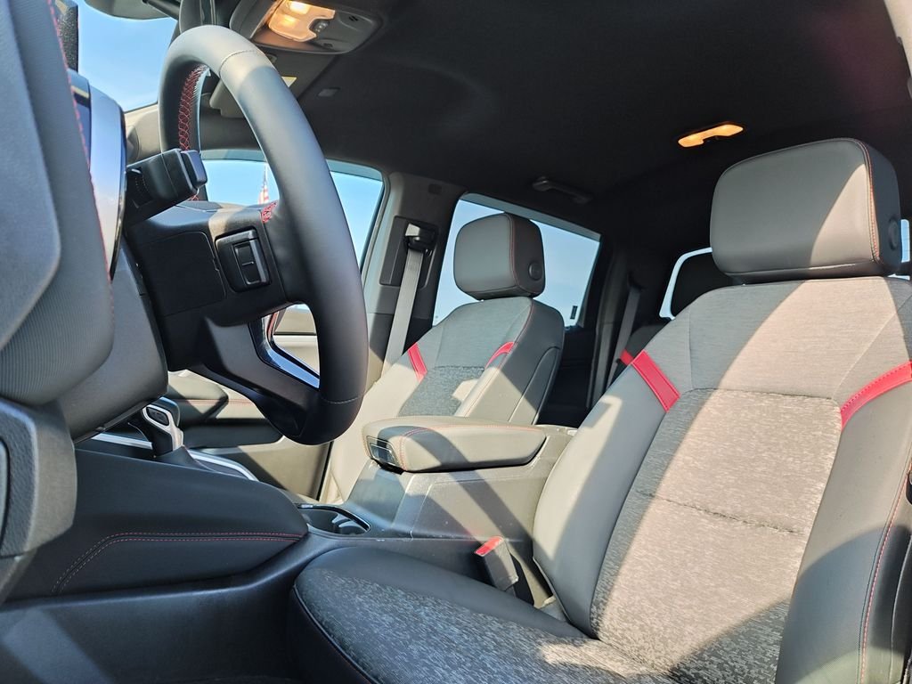 Used 2023 White Chevrolet Z71 image 13