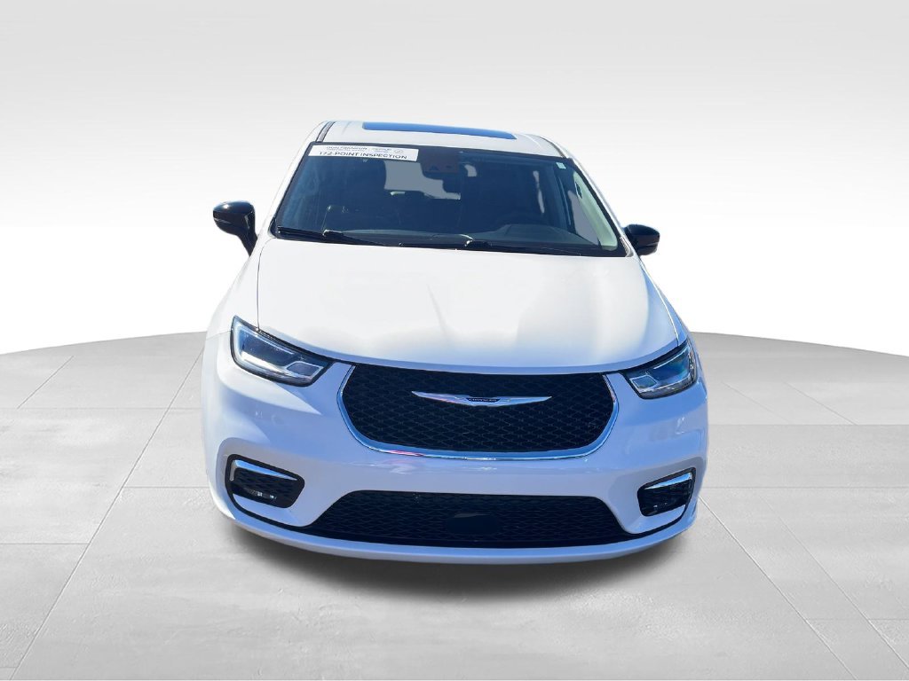 Used 2024 White Chrysler Limited image 8