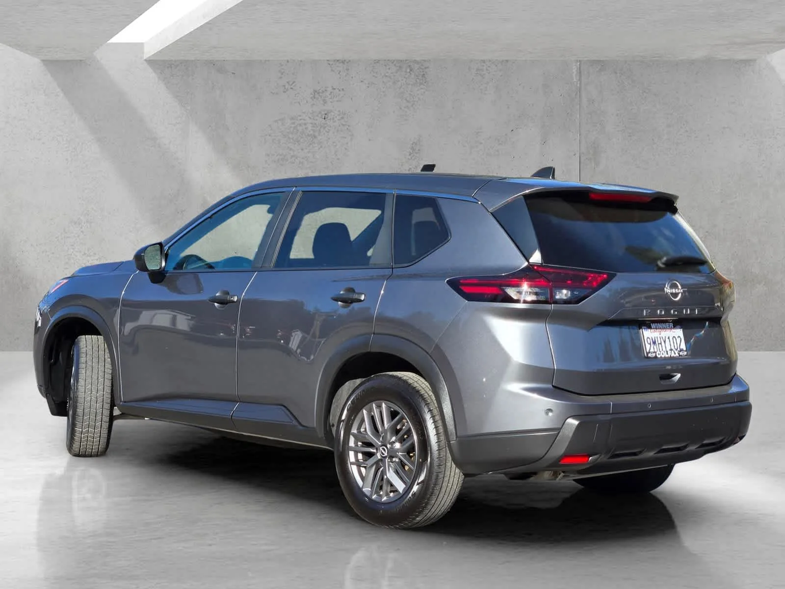 Used 2024  Nissan S image 6