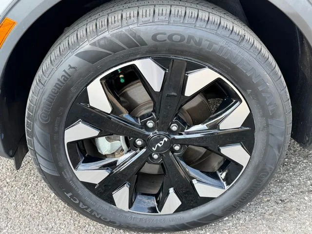Certified Used 2024 Gray Kia X-Line image 10