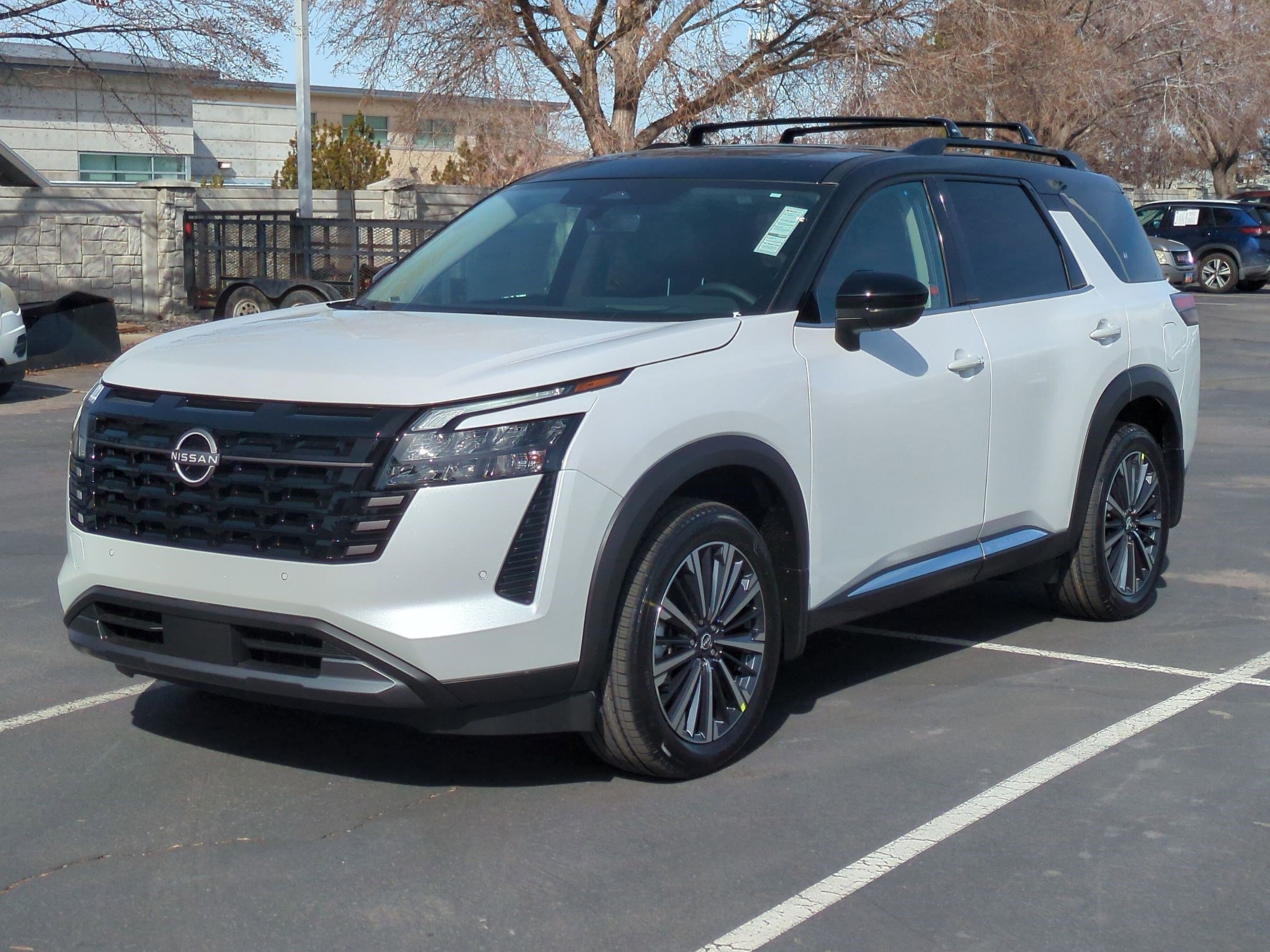 New 2026 Everest White Pearl TriCoat / Super Black Two-tone Nissan Platinum image 8